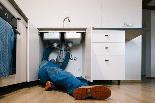 Professional Emergency Plumber technician working in Horton, KS